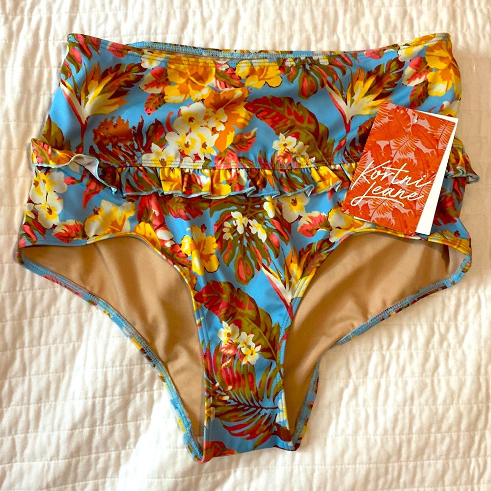Kortni Jeane mid ruffle sweet hibiscus